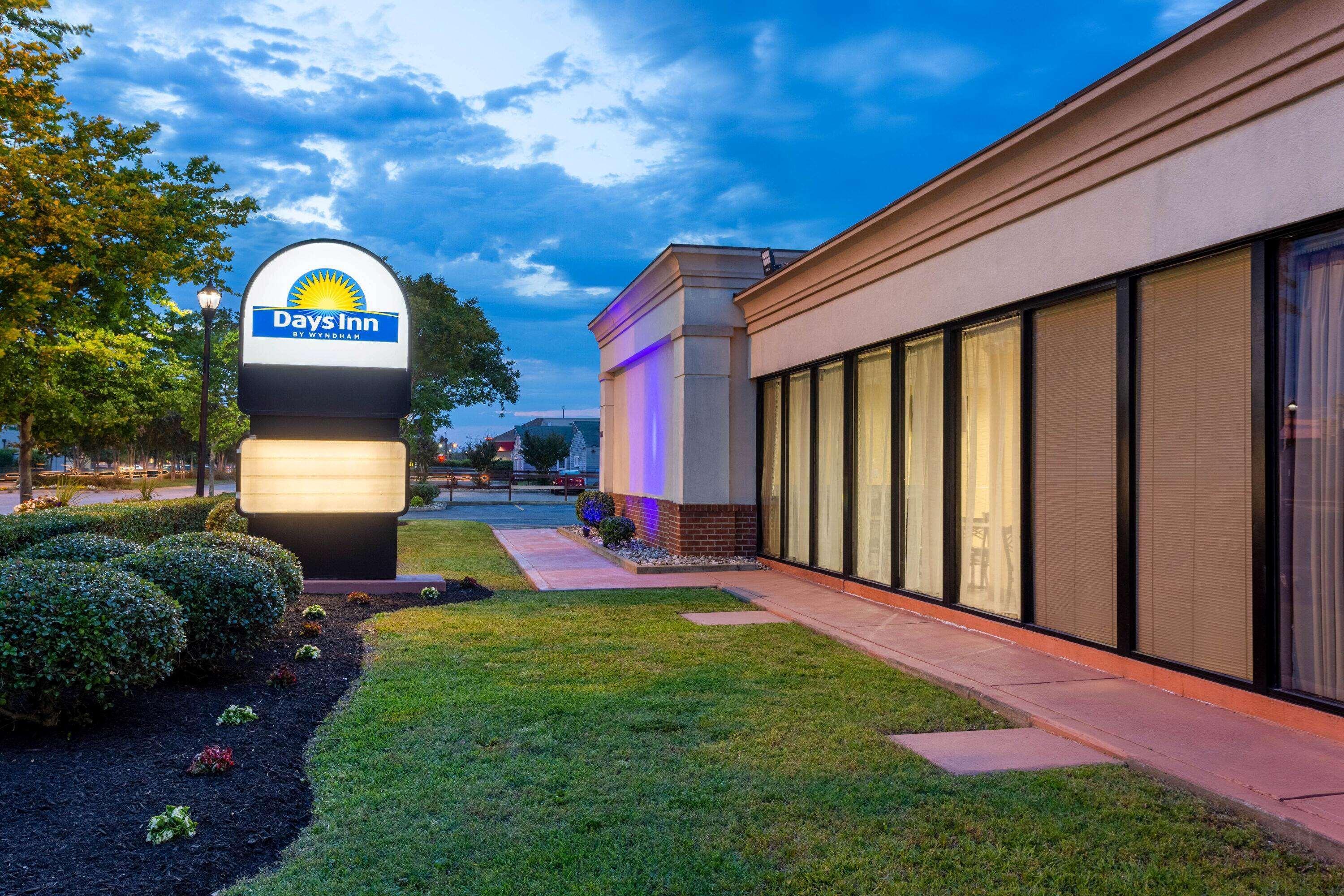 Days Inn By Wyndham Hampton Near Coliseum Convention Center Kültér fotó
